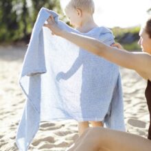 lapuan_kankurit_lehti_towel_white-blue_and_terva_towel_white-blue_3_kopio